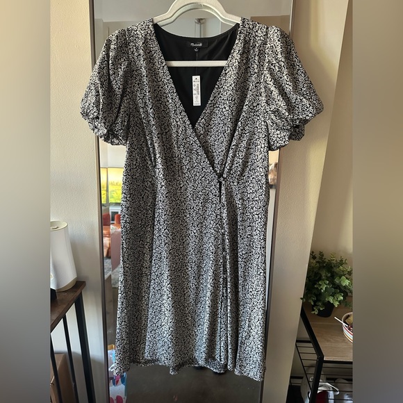 Madewell Dresses & Skirts - Wrap Mini Dress in Tudor Floral